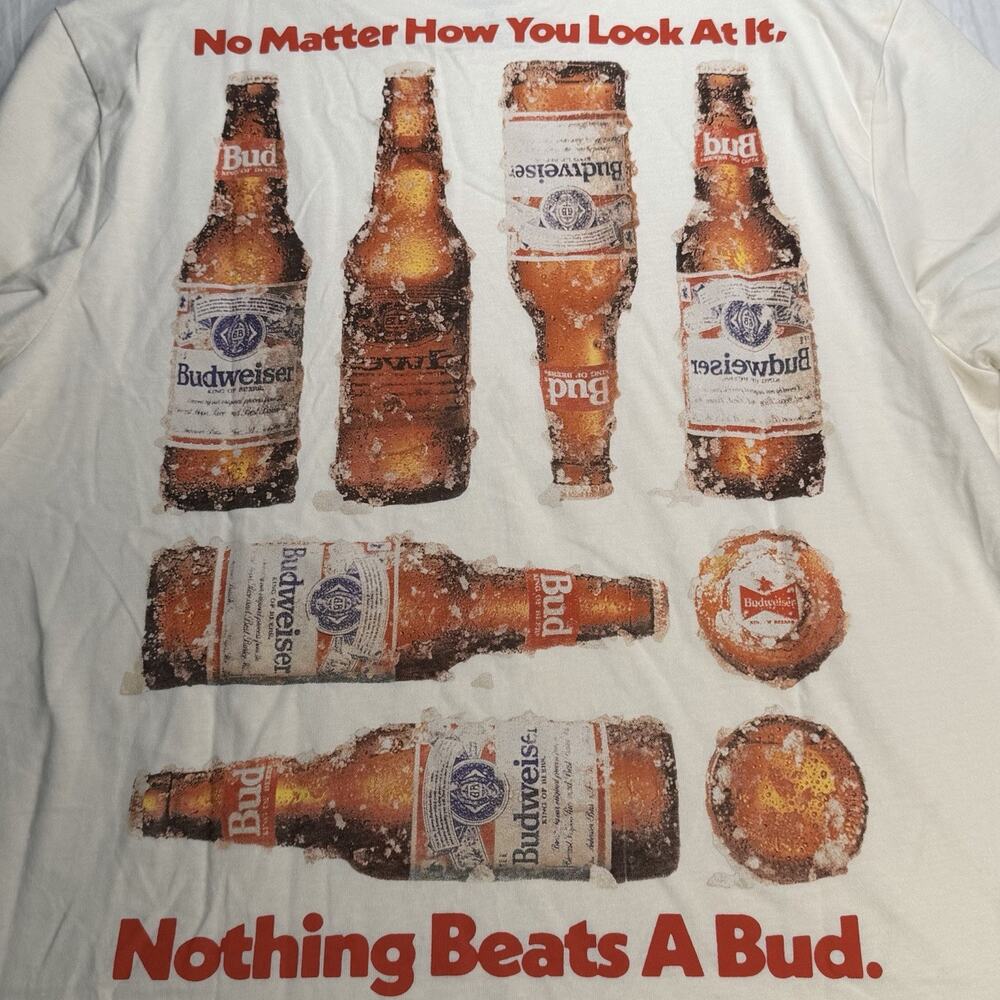Budweiser Graphic Tee Size Medium Short Sleeve Nothing Beats a Bud Whisper White